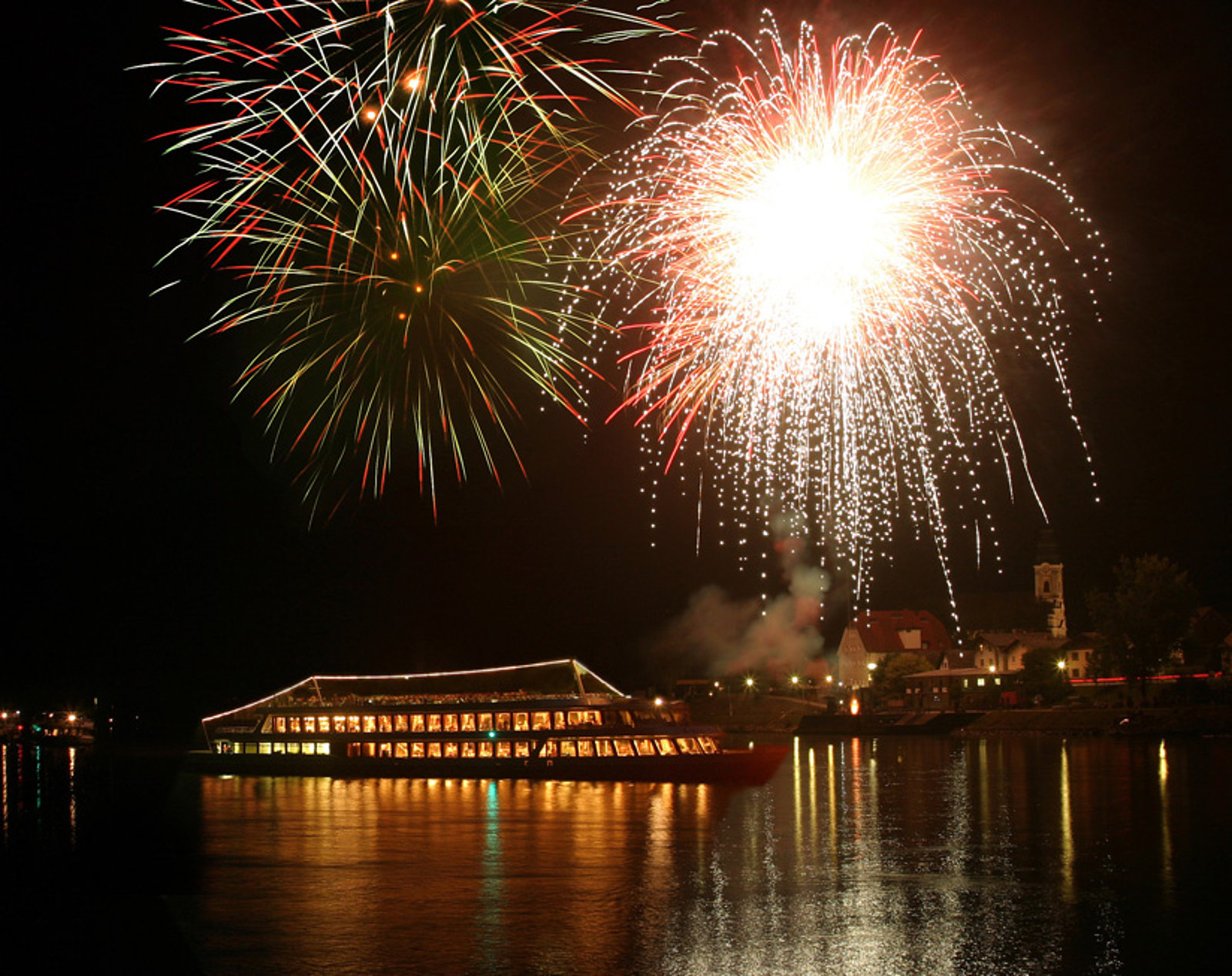 Donau in Flammen OÖT